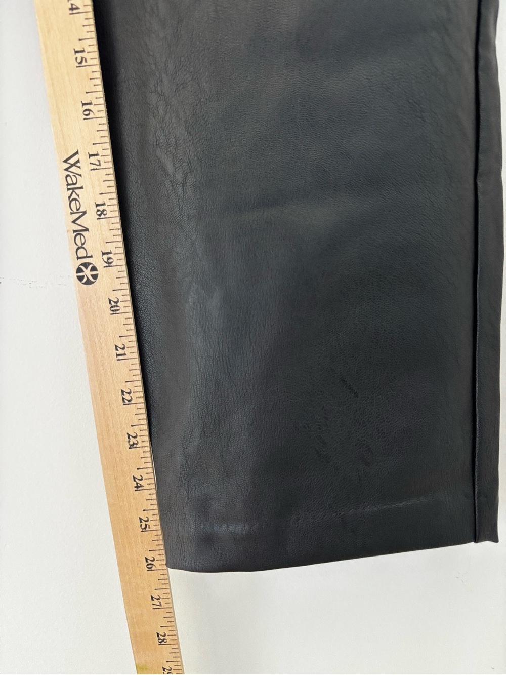 NWT SPANX Leather-Like Slim Straight Pants Luxe Black Size Large Stretch - Picture 15 of 16